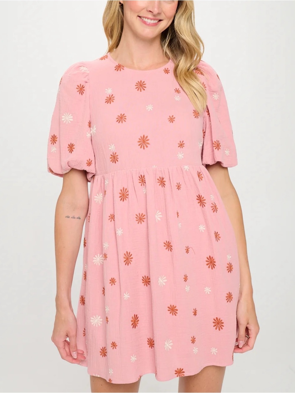 Meet Me in Santorini Pink Floral Embroidered Mini Dress with lining size Med NWT